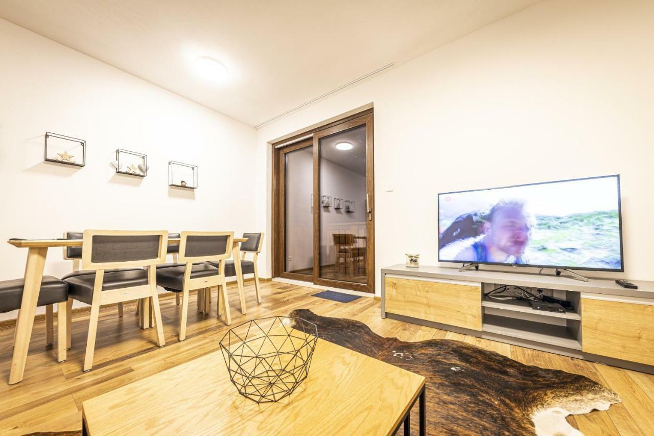 Apartmanovy Dom Poludnica - Chopok Juh Tale Exteriör bild
